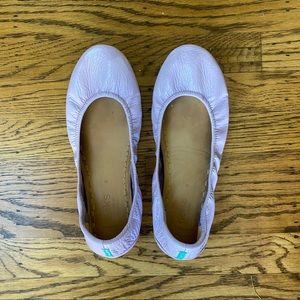 Tieks Lavender Patent Flats, Size 8